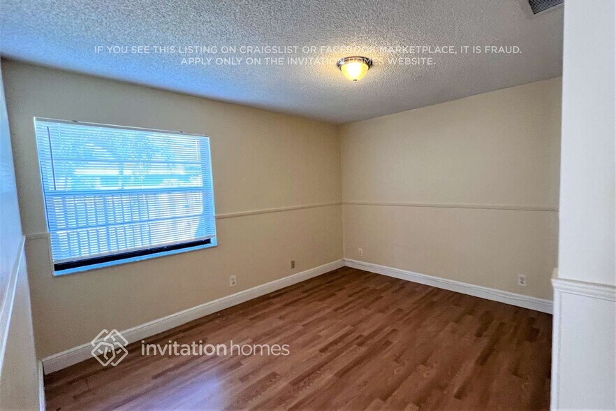 Building Photo - 9841 NW 31st Pl