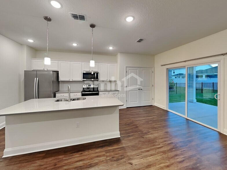 Building Photo - 540 Onate Cir