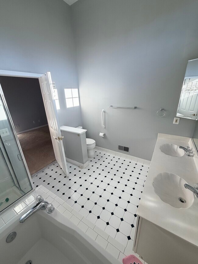 Building Photo - 7021 Haycock Rd