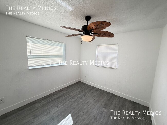 Building Photo - 1718 Palmer Ln