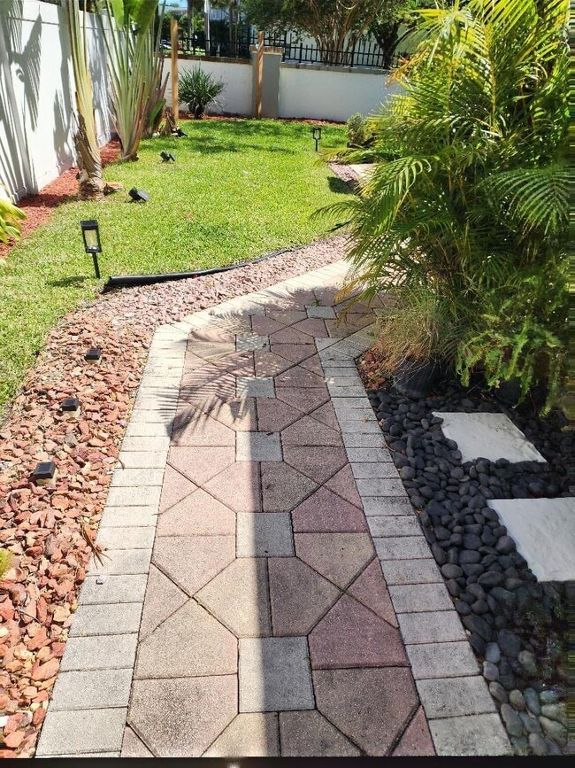 Building Photo - 3760 NW 19th St