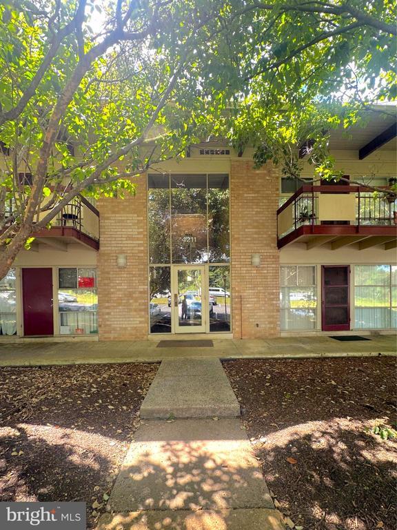 Building Photo - 4211 Americana Dr