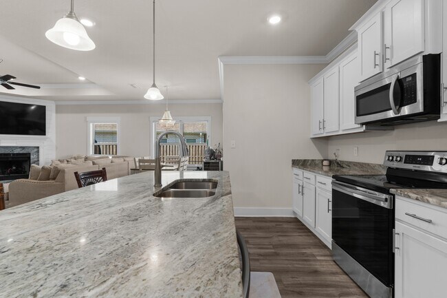 Building Photo - 1048 Pheasant Cir