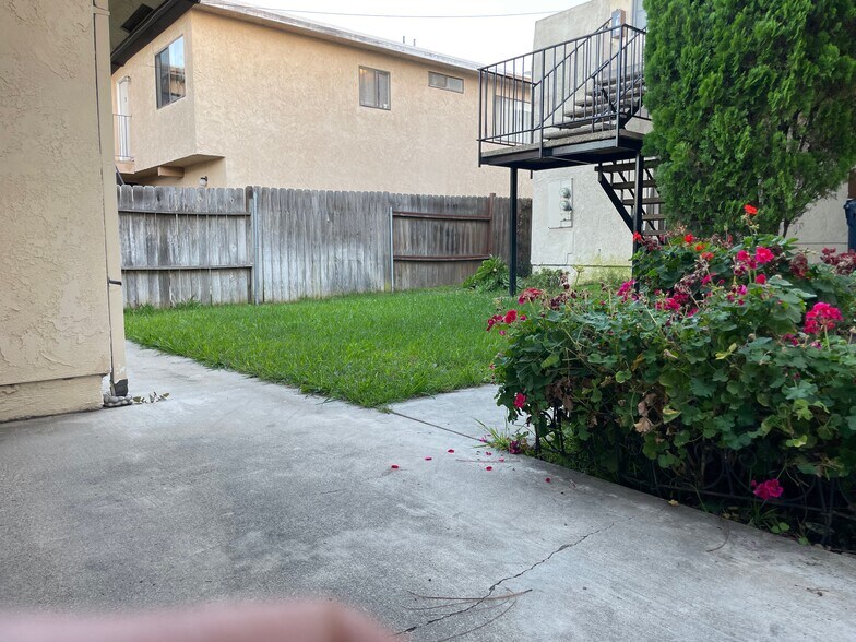 Building Photo - 7741 Newman Ave