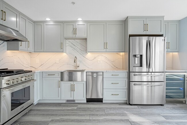 Building Photo - 2721 1st Ave