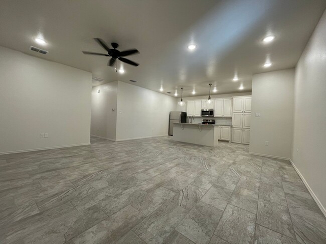 Building Photo - Beautiful New Townhome in North Lubbock Cl...