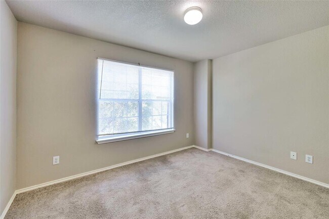 Building Photo - 11716 Channing Dr
