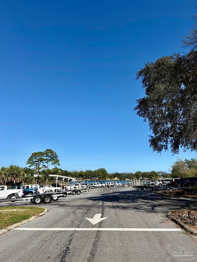 Building Photo - 326 W Sunset Ave