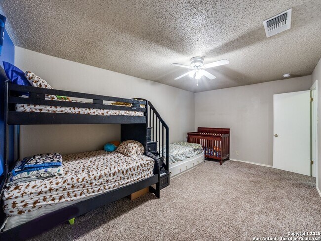 Building Photo - 3 Bedroom/2.5 Bath Northwest Crossing Subd...