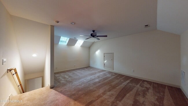 Building Photo - 45 Old Hunt Rd