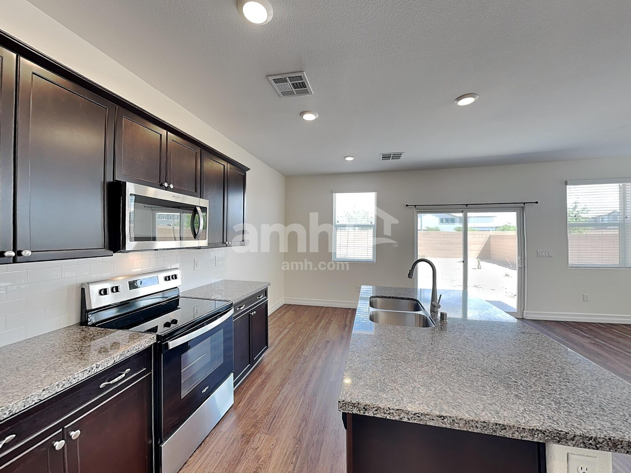 Building Photo - 5804 Petronius St