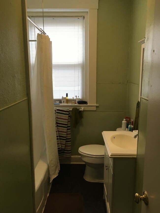 Building Photo - East Rock 1BR Close to Yale SOM