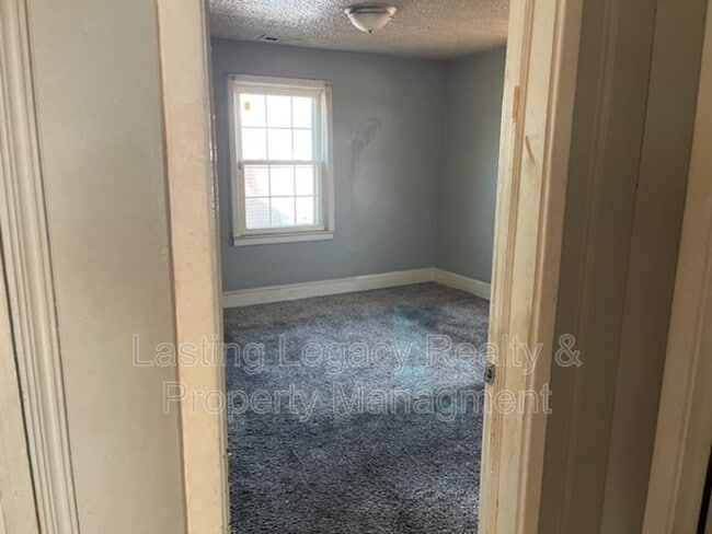 Building Photo - 225 Terrace Ave