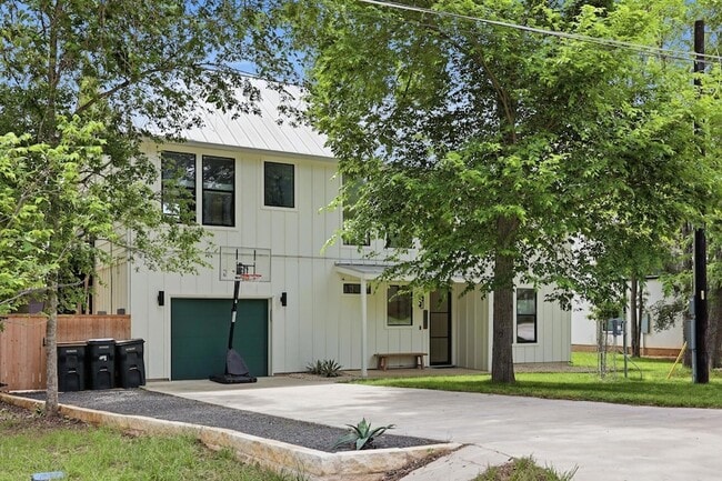 Building Photo - 201 Kahana Ln