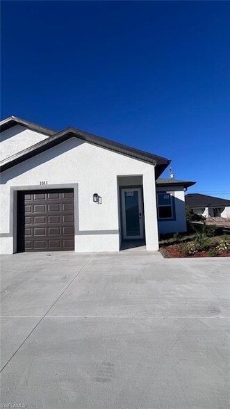 Building Photo - 1009 NE 15th Ln