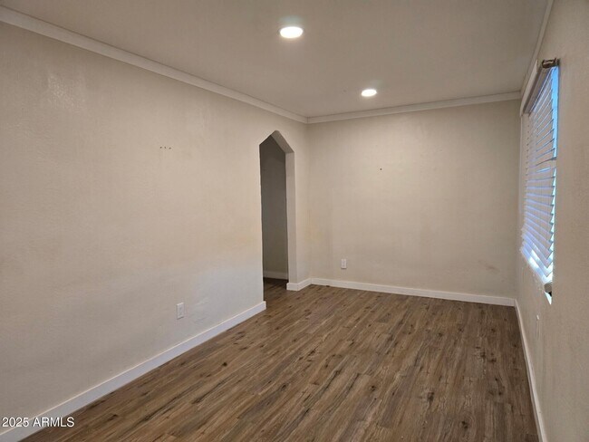 Building Photo - 19 W Fremont St