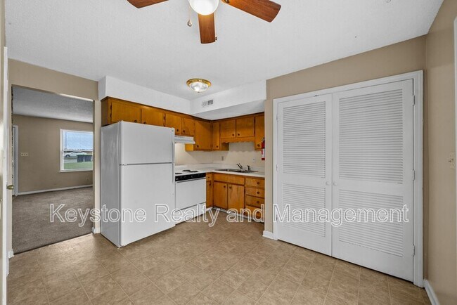 Building Photo - 1070 Pembroke Oak Grove Rd