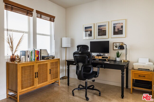 Building Photo - 7100 Playa Vista Dr