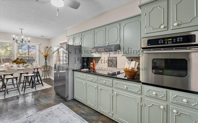 Building Photo - 1480 Spring Hill Cir