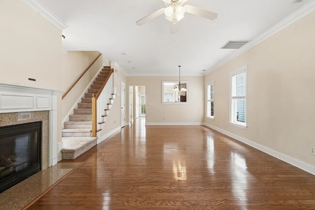 Building Photo - 7815 ACC Blvd