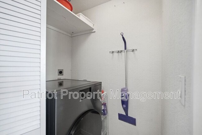 Building Photo - 9707-9707 E Mountain View Rd