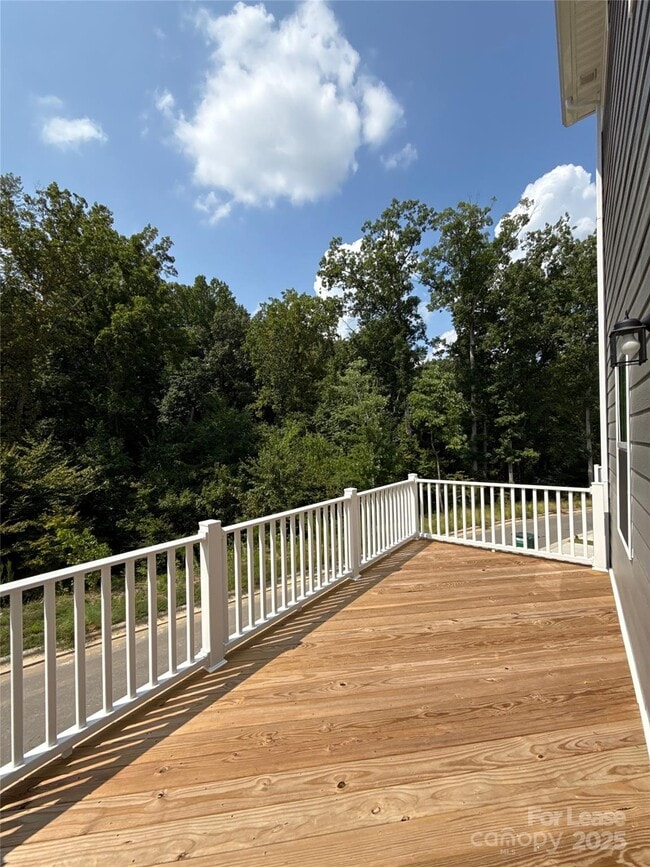 Building Photo - 422 Serenity Cir