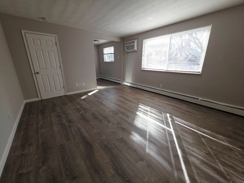 Building Photo - 3339-3339 Epworth Ave