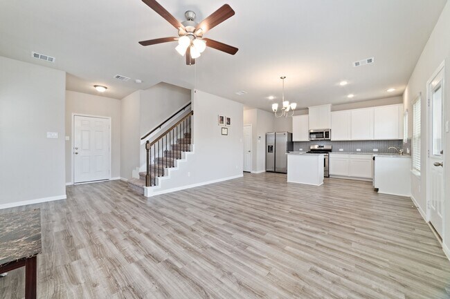 Building Photo - 12923 Crombie Dr