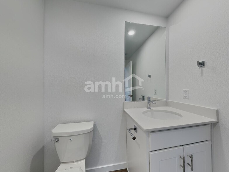 Building Photo - 26146 E Calhoun Pl