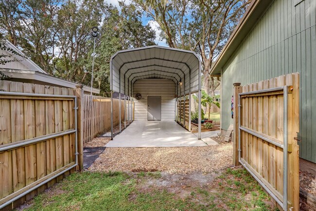 Building Photo - 2113 Talbot Ct
