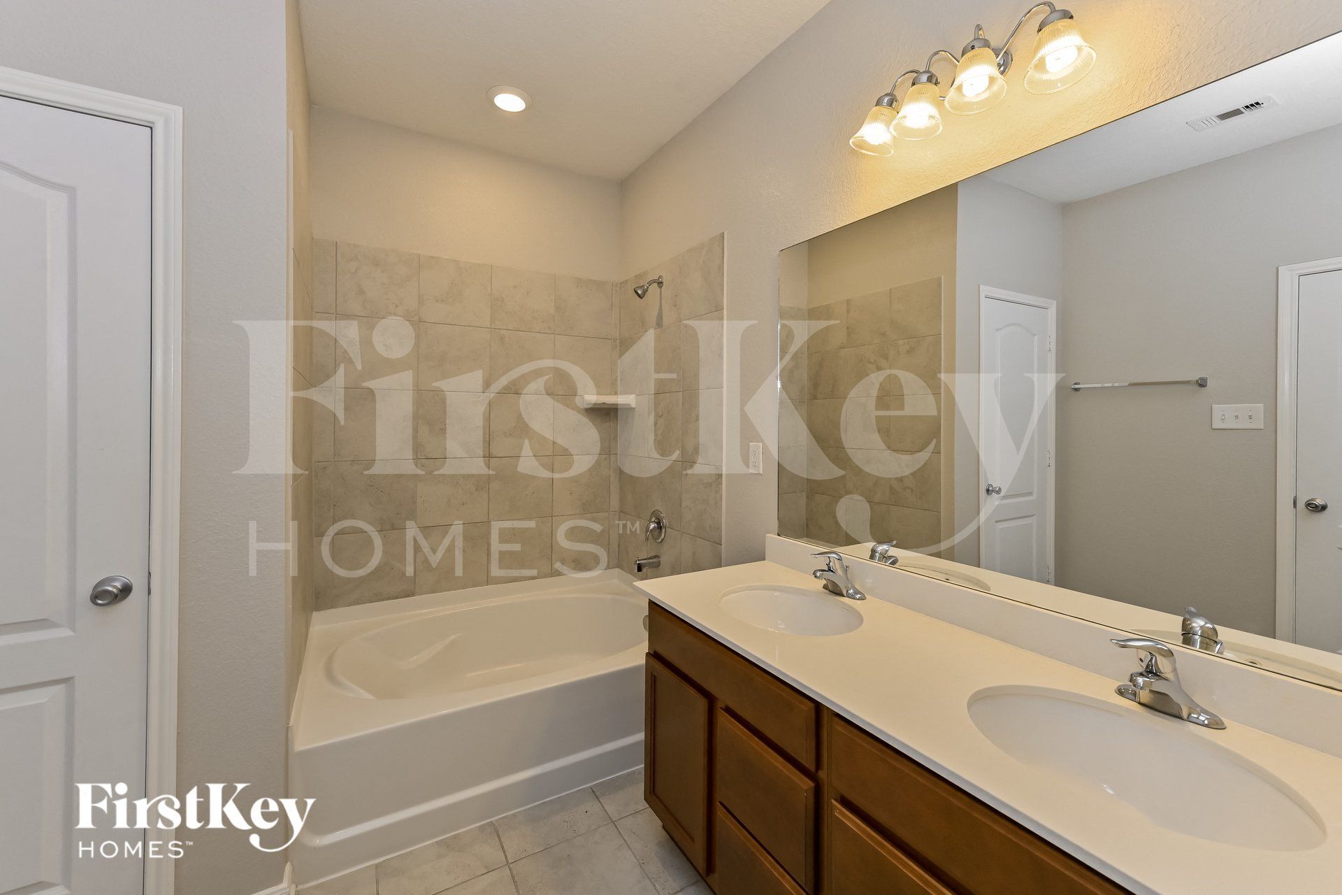 Building Photo - 5139 Castle Discordia St