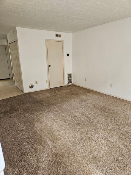 Family room - 2976 Donnylane Blvd