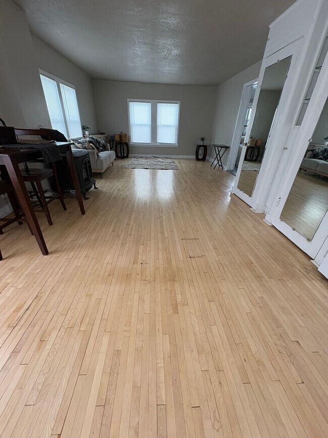 Building Photo - ADI - Kilbourn