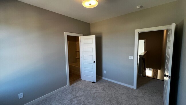 Building Photo - Luxury 3BR/3BA Townhome in Spain Park School District – Available Now