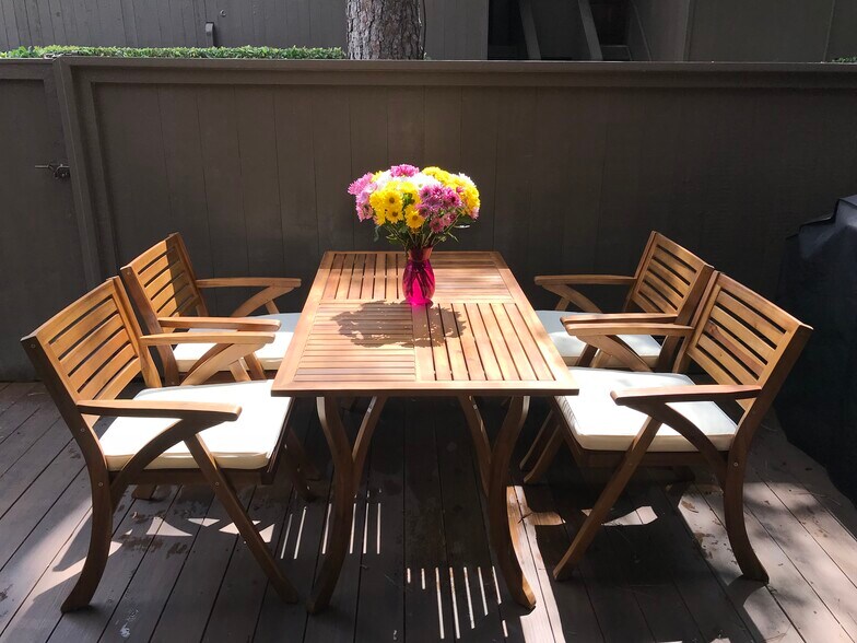 Patio 2 - 107 Litchfield Ln