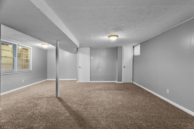 Building Photo - 711 SW 7 St