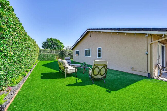 Building Photo - 1519 Via Hacienda