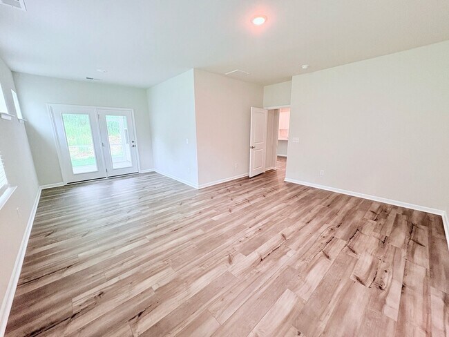 Building Photo - 137 Somerset Ln