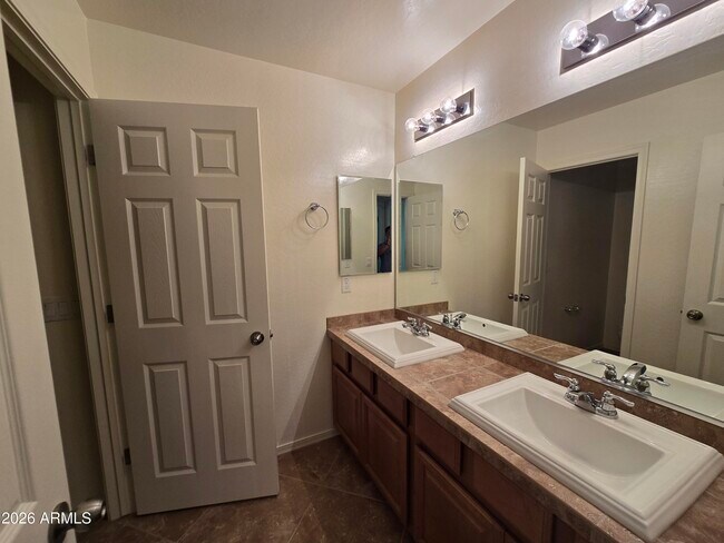 Building Photo - 2972 E Saltsage Dr