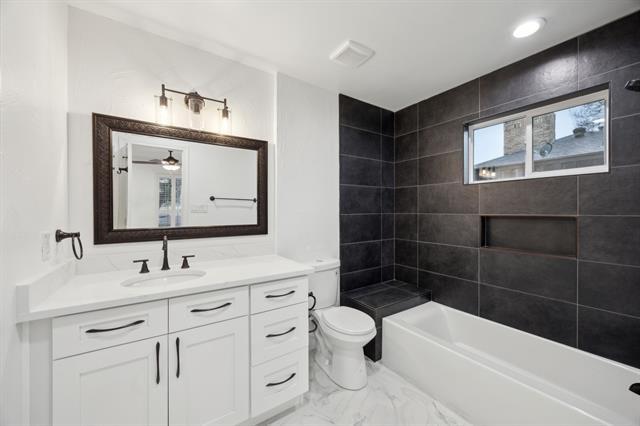 Building Photo - 6260 Emeraldwood Pl