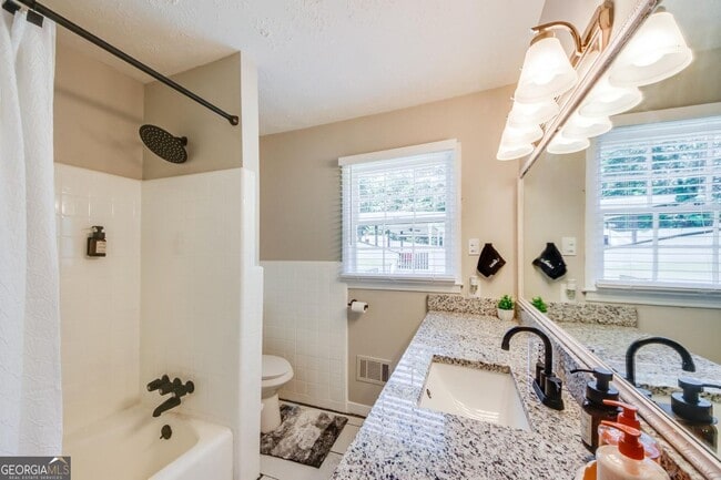 Building Photo - 6903 Doncaster Rd