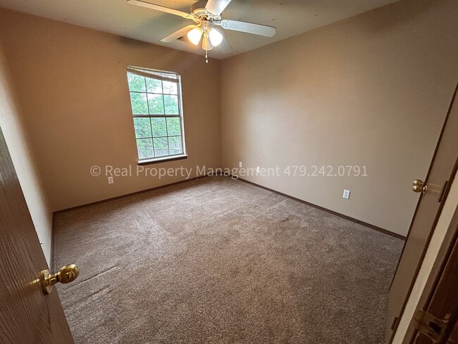 Building Photo - 1003 Trenton Dr