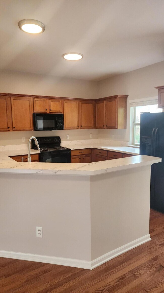 Building Photo - 1574 Kessler Ave