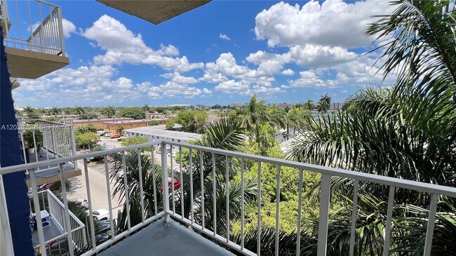 Building Photo - 4550 NW 9th St