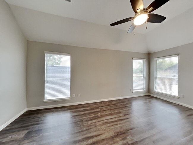 Building Photo - 18007 Oakloch Ct