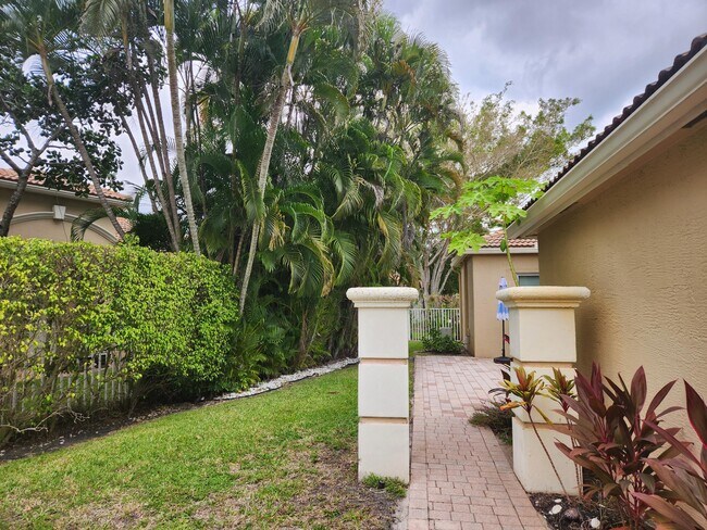 Building Photo - 2564 Sandy Cay