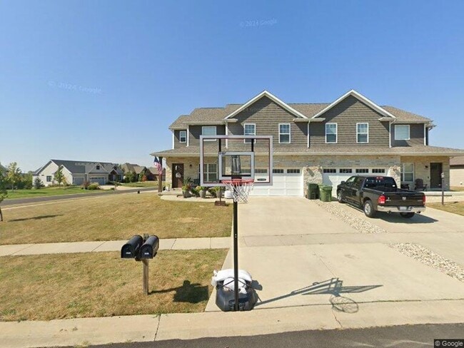 Primary Photo - 1219 S Roberto Rd