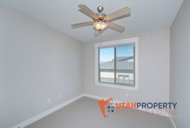 Building Photo - 10464 S Beetdigger Blvd