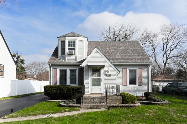 Primary Photo - 6828 97th St