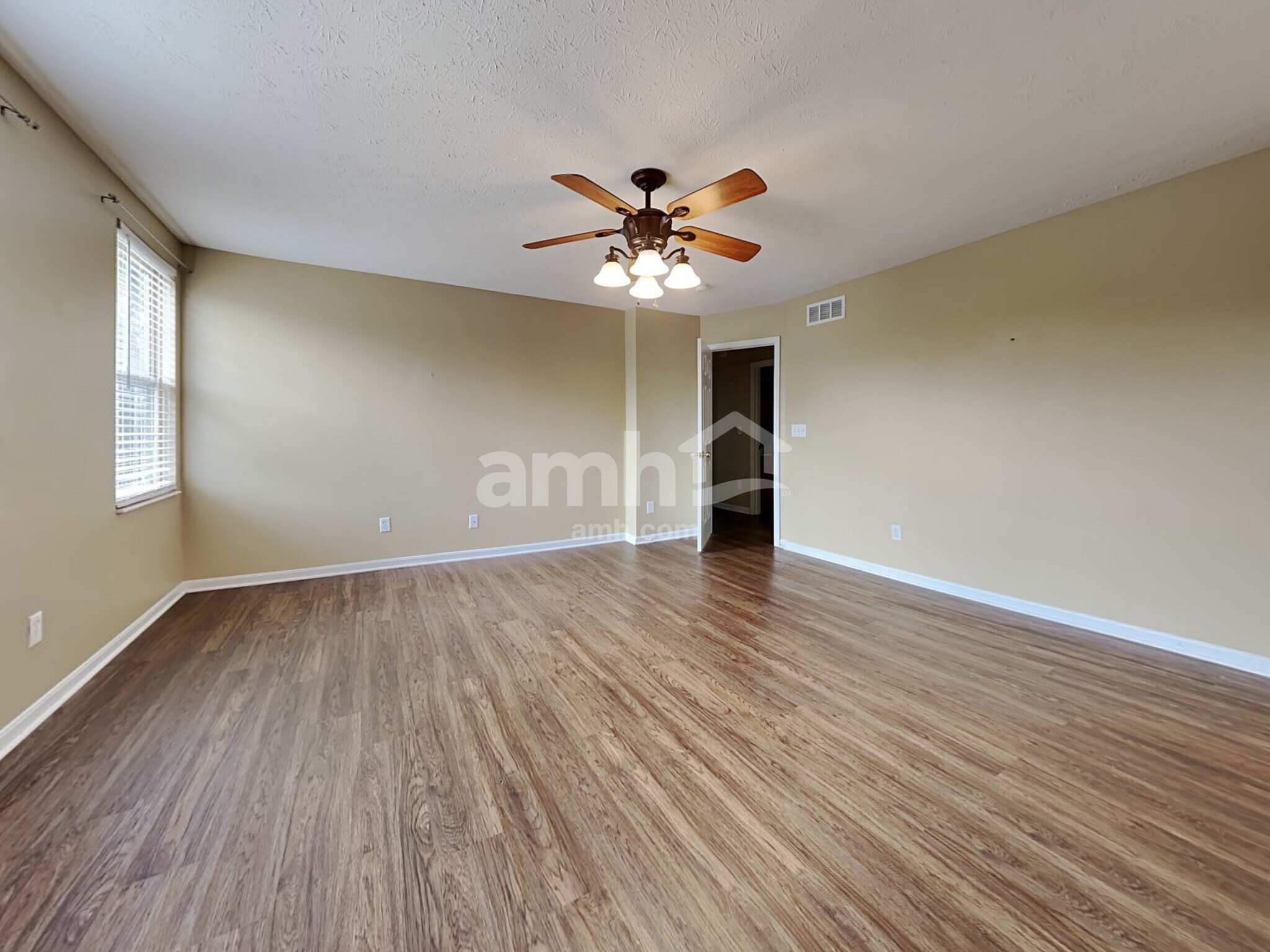 Building Photo - 180 Regency Sq